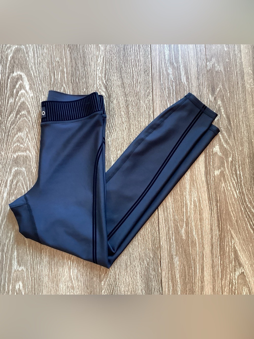ALO Airlift 7/8 Line Up Legging - Picture 9 of 13